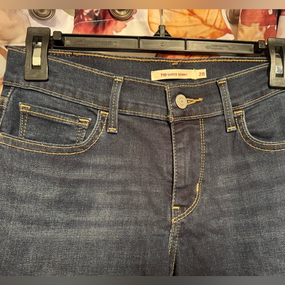 Levi's Women's 710 Super Skinny Jeans - Picture 3 of 10